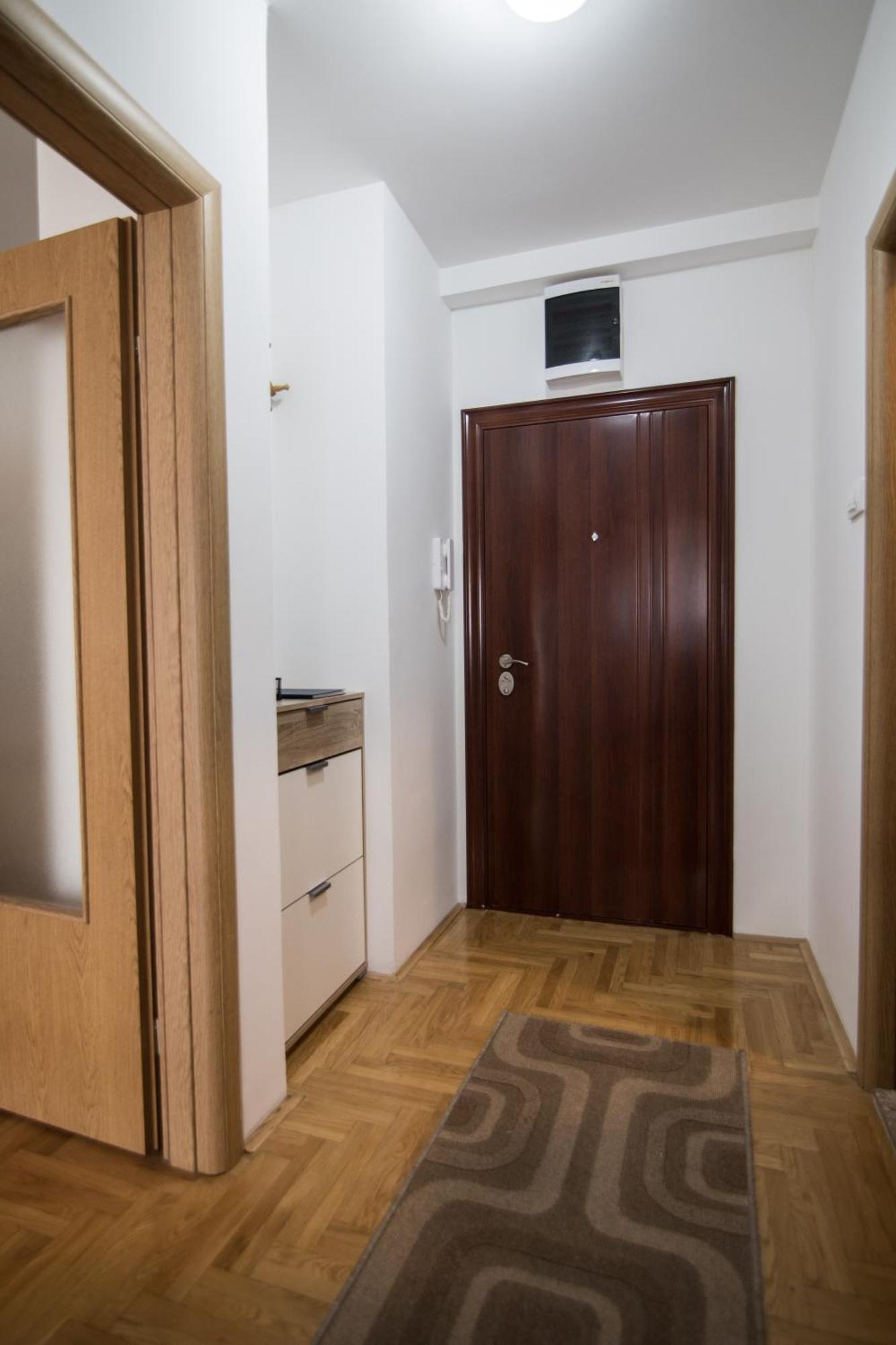 Apartment Peckham Требинье Экстерьер фото
